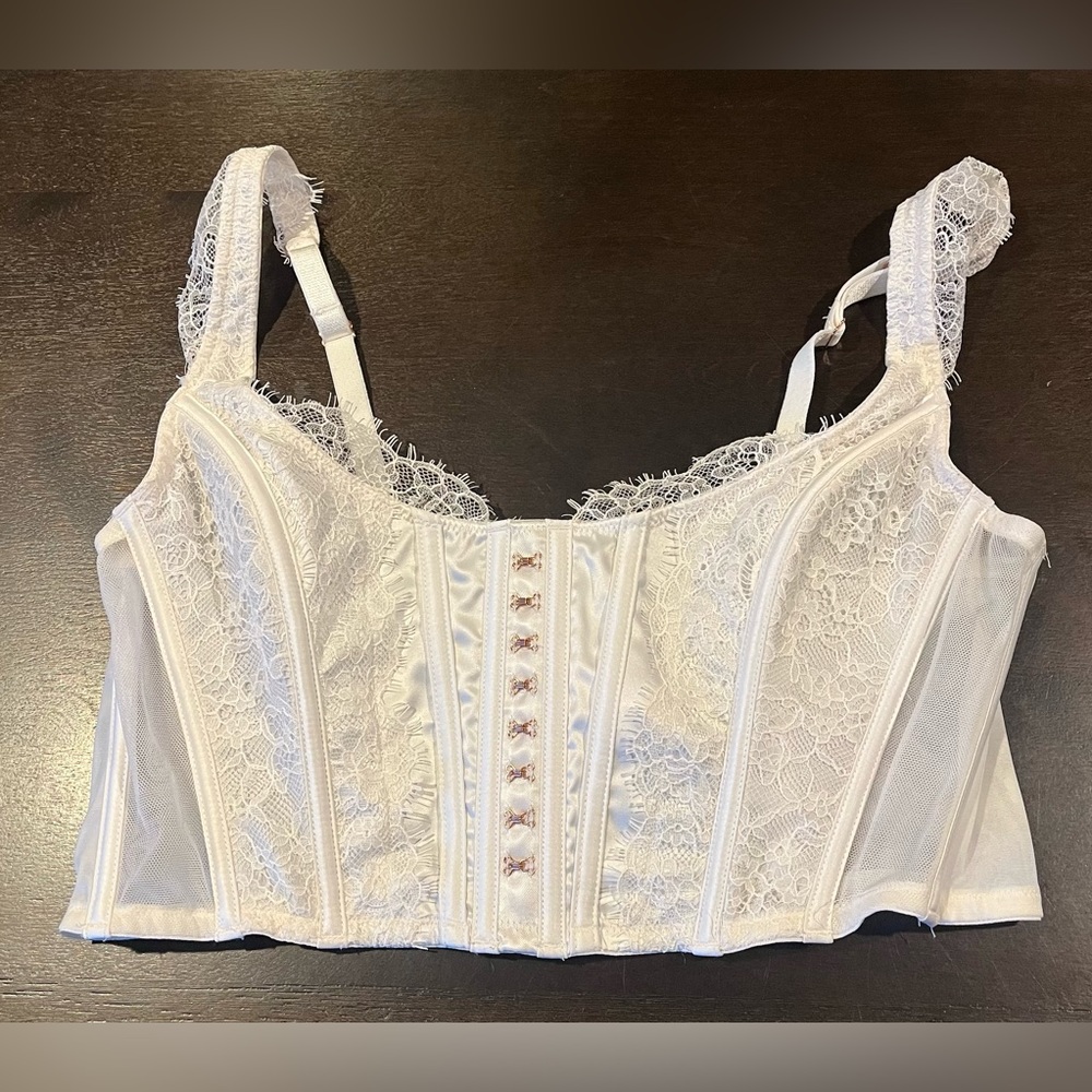 NWT Victoria’s Secret White Corset Bra